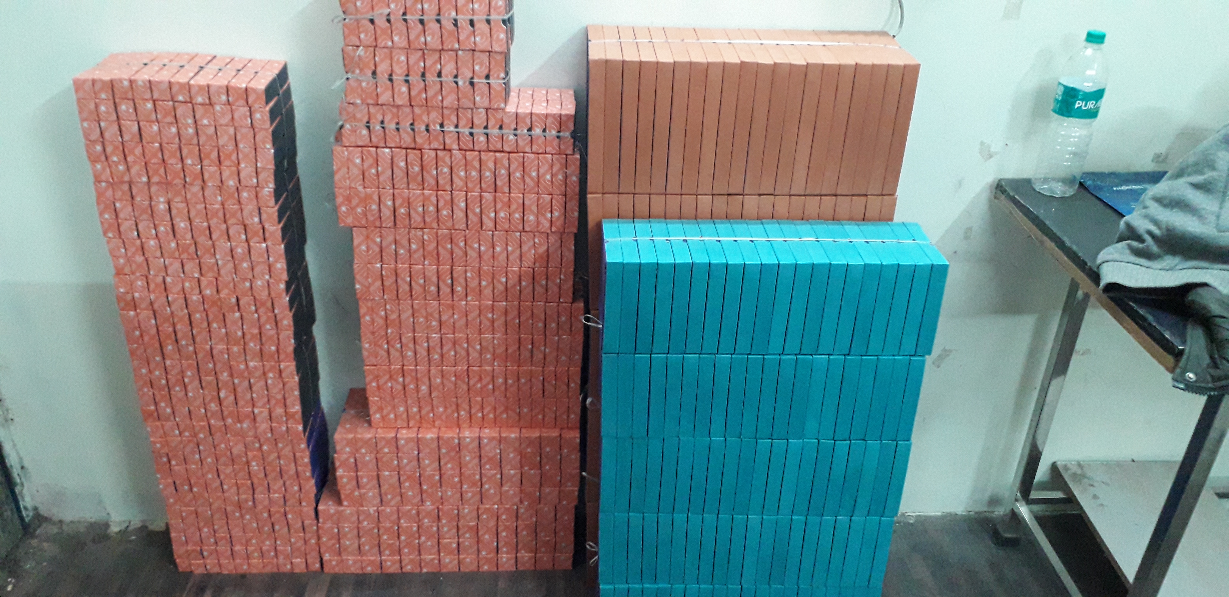 5005630_Box Photo..jpg